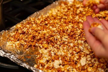 Baked Caramel Pop Corn