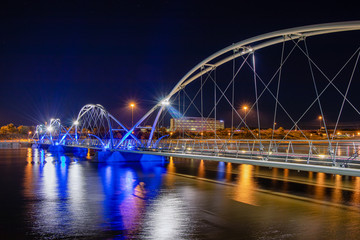 Obraz na płótnie Canvas Night Bridge