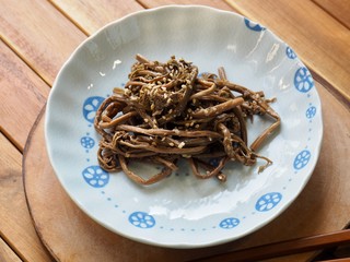 한국의 전통음식 고사리 무침