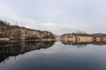 Fototapeta na wymiar Lake Zakrzówek in Krakow (Poland)