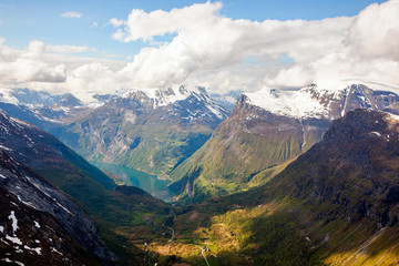 Obraz premium Beautiful views of Norway on the many fjords