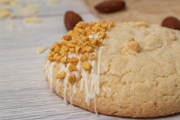 Cookies made from almonds and coconut