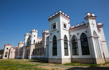 Fototapeta premium Kossovo castle in Belarus in May