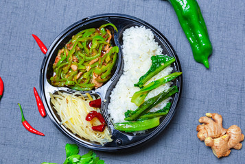  A dish made of green pepper and shredded pork.  This is one of the common family dishes in China.  Shredded pork with green pepper.  The set meal here is more suitable for takeaway.