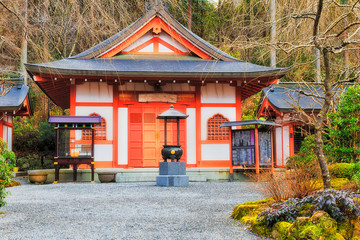 JP Ohara Sanzen red white hut