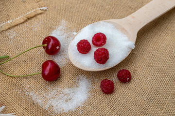 berries with sugar