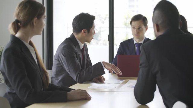 ビジネスイメージ　会議