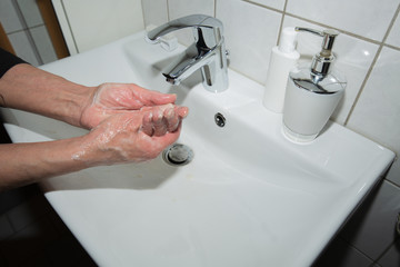 Schutz durch H&auml;ndewaschen.