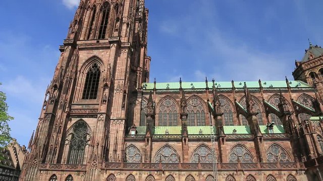 La cath&eacute;drale de style gothique Notre-Dame de Strasbourg en Alsace.