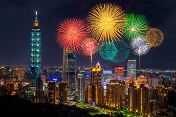 Naklejka premium Fireworks festival at night in Taipei, Taiwan.