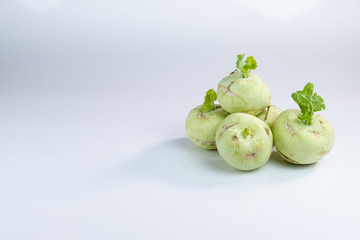 Knollen von Kohlrabi (lat. Brassica oleracea var. gongylodes L.)