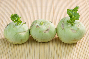 Kohlrabi (lat. Brassica oleracea var. gongylodes L.)