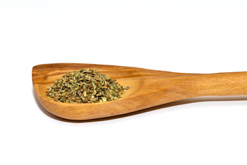 Oregano Gewürz Kräuter auf einem Holzlöffel