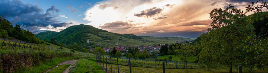 Lumi&egrave;res du soir sur Kaysersberg vignoble, Haut-Rhin, Alsace,  r&eacute;gion Grand Est, France