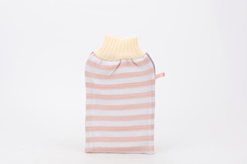 Color striped washcloth gloves can be used to clean the back conveniently