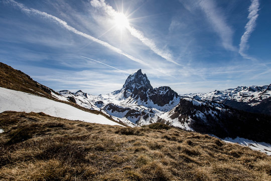 Pic du midi d Ossau, montagne dans les Pyr&eacute;n&eacute;es en France