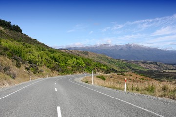 Naklejka premium New Zealand scenic road