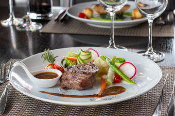  beef steak and vegetables wiht sauce