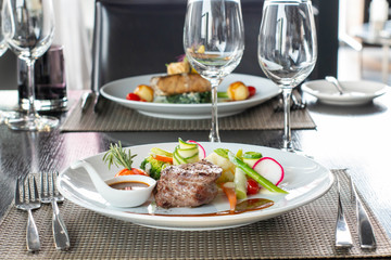  beef steak and vegetables wiht sauce