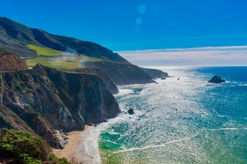 Fototapeta na wymiar panorama of the cliffs and roads of California on the Pacific coast