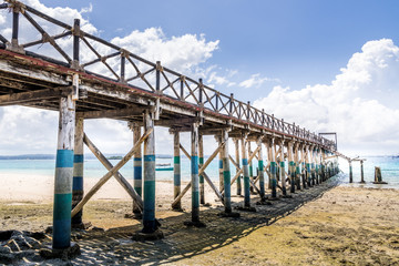 Naklejka premium Pier with blue sky