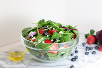 Spinach And Fruit Honey Salad