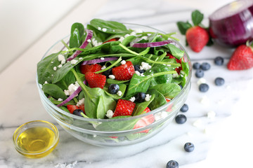 Spinach And Fruit Honey Salad