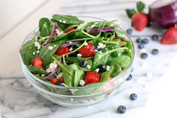 Spinach And Fruit Honey Salad