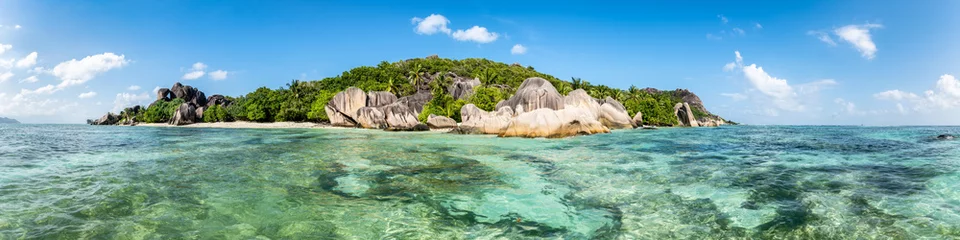 Foto auf Leinwand Tropical island in the Seychelles © eyetronic