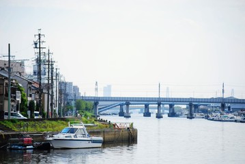 港