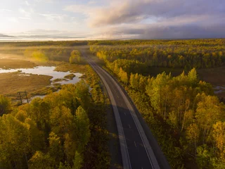Photo sur Plexiglas Denali Alaska Route 3 aka George Parks Highway and Alaska landscape aerial view in fall with the morning sun light, at the south of Denali State Park at Susitna North, Alaska AK, USA.