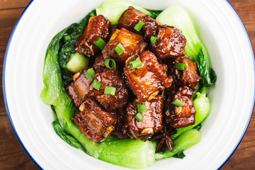 A plate of braised spareribs