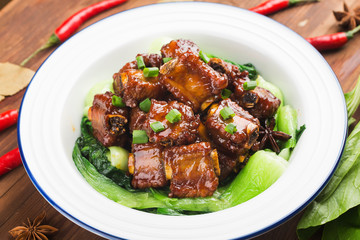 A plate of braised spareribs