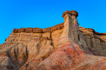 Fototapeta premium Eine Felsformation in der Wüste Gobi, Mongolei