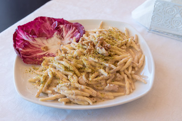 Strozzapreti with gorgonzola and walnuts