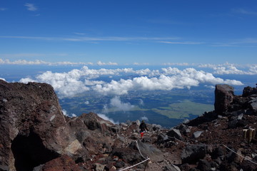 Fototapeta na wymiar Fuji mountain trail from the entrance of Gotemba, Japan (Top of the mountain) (富士山頂からの雲海）
