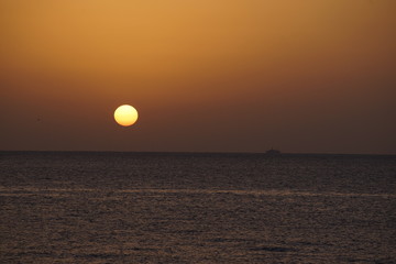 海　夕焼け　船