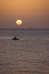 海　夕焼け　船