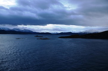 Navigation  de l’Express Côtier Hurtigruten  de Bergen vers Alesund (Norvège)