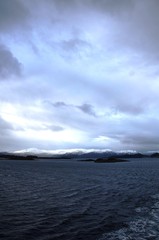 Navigation  de l’Express Côtier Hurtigruten  de Bergen vers Alesund (Norvège)