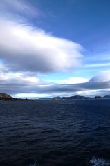 Navigation  de l’Express Côtier Hurtigruten  de Bergen vers Alesund (Norvège)