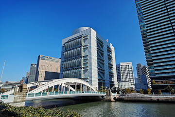 大阪府立国際会議場と堂島大橋	
