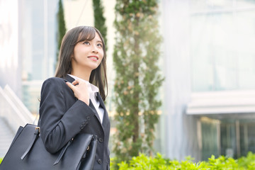 就活生　ビジネスウーマン 