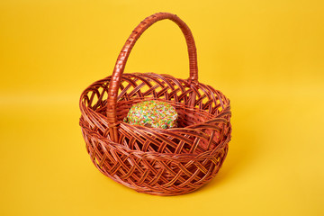 Fototapeta na wymiar Easter cake in basket