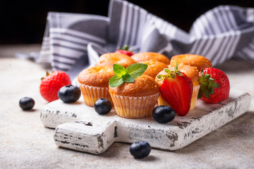 Summer mini cupcakes with berry