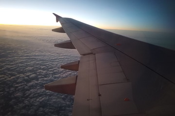 Fototapeta na wymiar 航空機の窓からの眺め