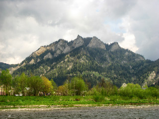 View at Trzy Korony Mountain from Dunajec River - Pieniny © sanzios