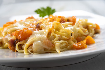 Tagliatelle gratinate con mozzarella e zucca, Cucina Italiana