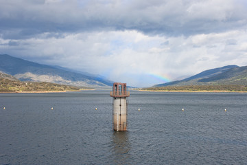 Presa para producción de Electricidad y agua potable