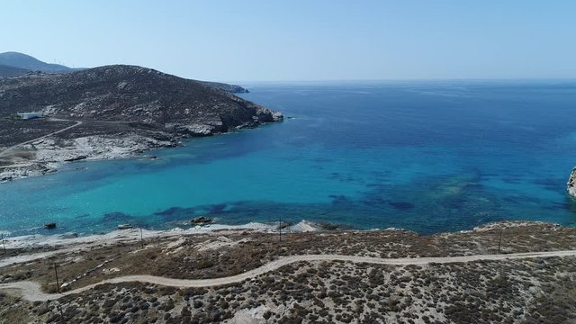 Plage de Monastiri sur l'&icirc;le de Paros dans les Cyclades en Gr&egrave;ce vue du ciel